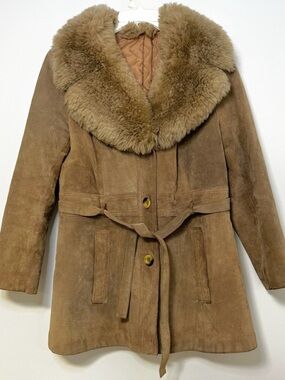 VINTAGE Sears PennyLane tan Suede Leather LambswoolSherpa
Tie Waist Coat